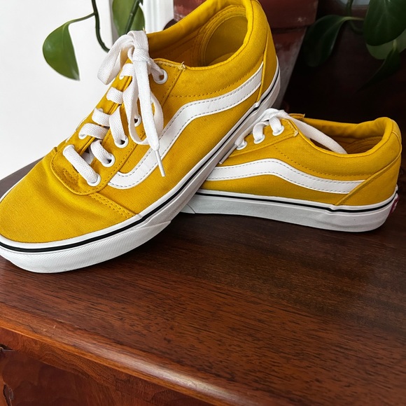 VANS
WARD LACE UP SNEAKERS WOMEN'S - Picture 9 of 12